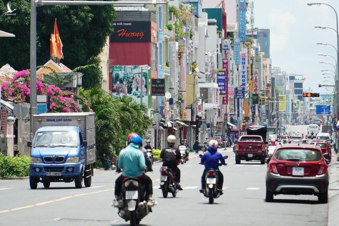 TP.HCM “sống chung với dịch” như thế nào là an toàn?