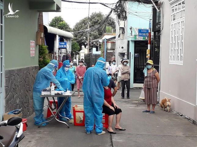 Phó Thủ tướng: TPHCM sẵn sàng chung sống với dịch, không theo đuổi “zero F0” Phó Thủ tướng: TPHCM sẵn sàng chung sống với dịch, không theo đuổi “zero F0”