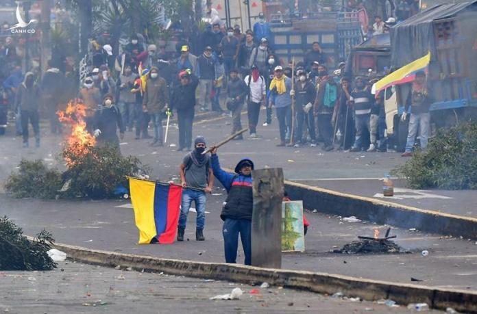 Biểu tình, bạo động kinh hoàng tại Ecuador