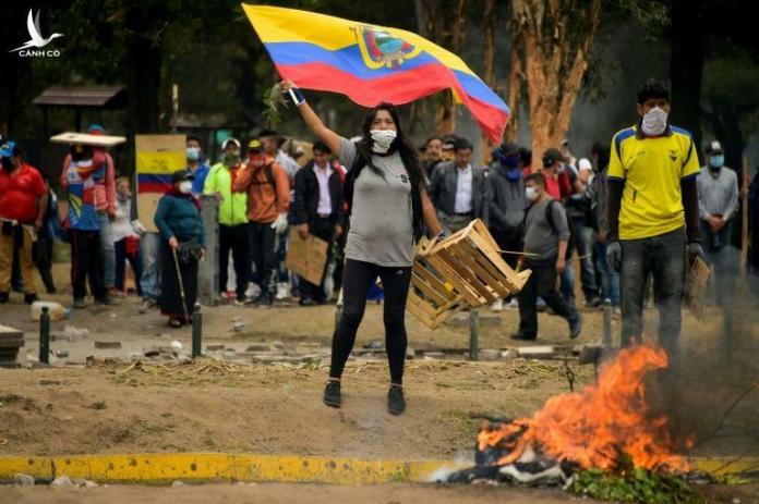 Biểu tình, bạo động kinh hoàng tại Ecuador