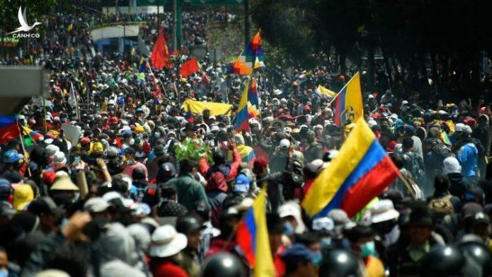 Biểu tình, bạo động kinh hoàng tại Ecuador