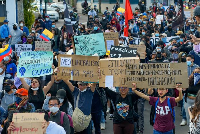 Biểu tình, bạo động kinh hoàng tại Ecuador