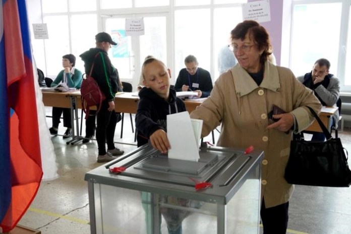 Trưng cầu dân ý 4 khu vực ở Ukraine: Đa số ủng hộ sáp nhập vào Nga
